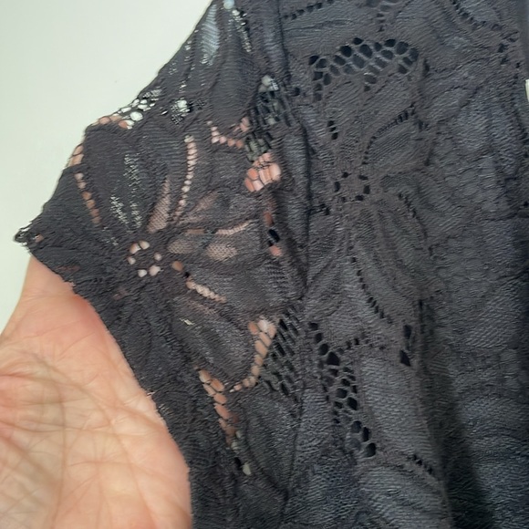 Black lace short sleeve zip up - Picture 5 of 5